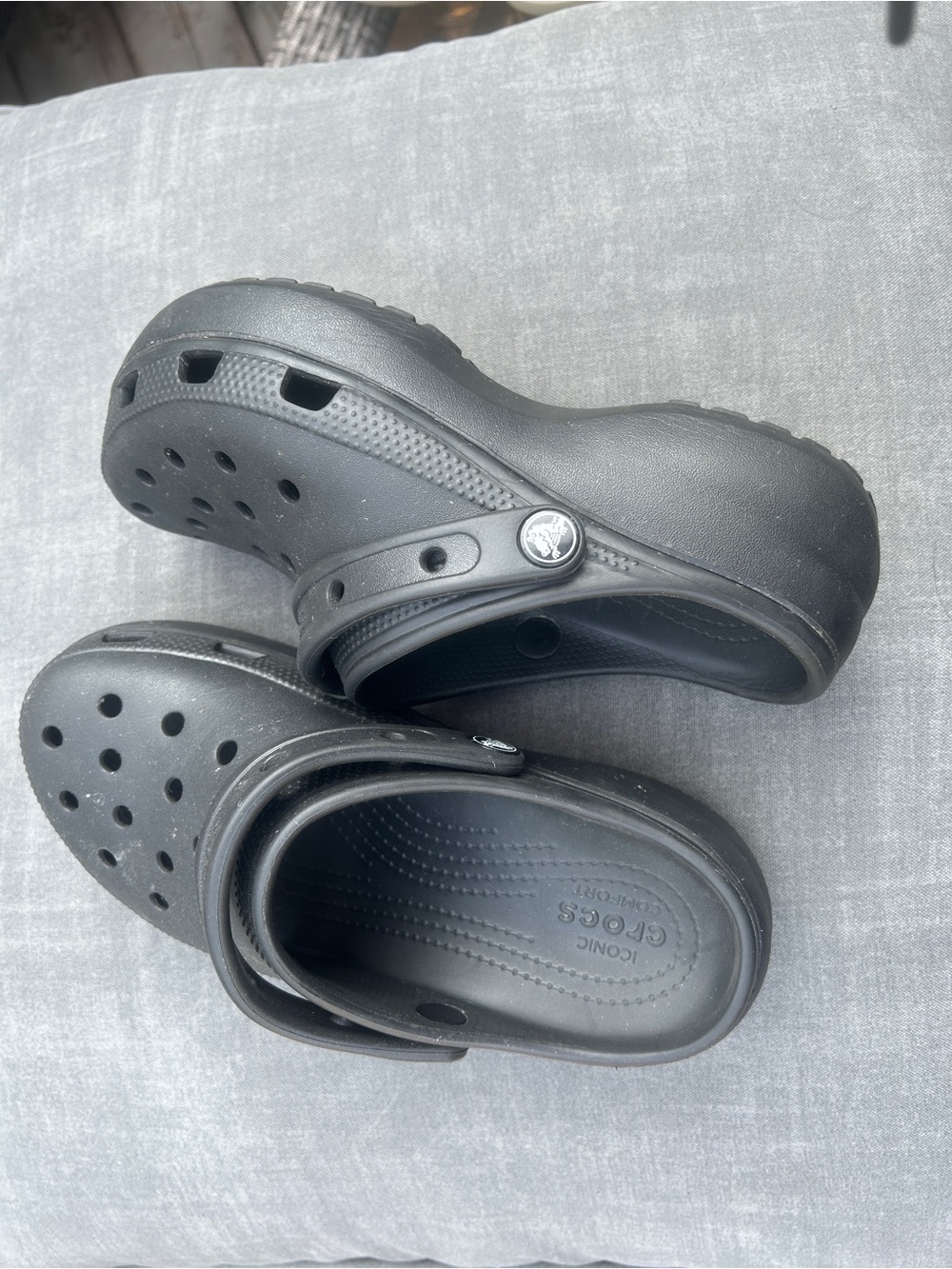 CROCS Classic Clog in Black - Picture 2 of 8